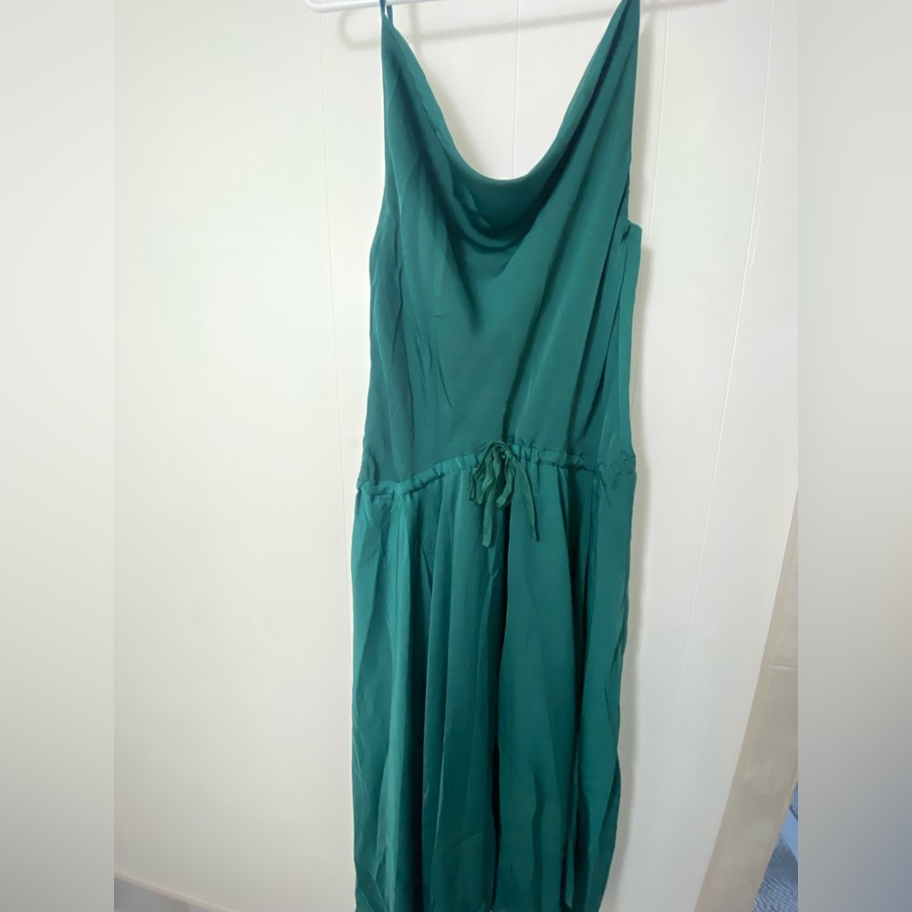 Selfie Leslie Cowl Neck Drawstring Midi Dress Forest Green Size M
